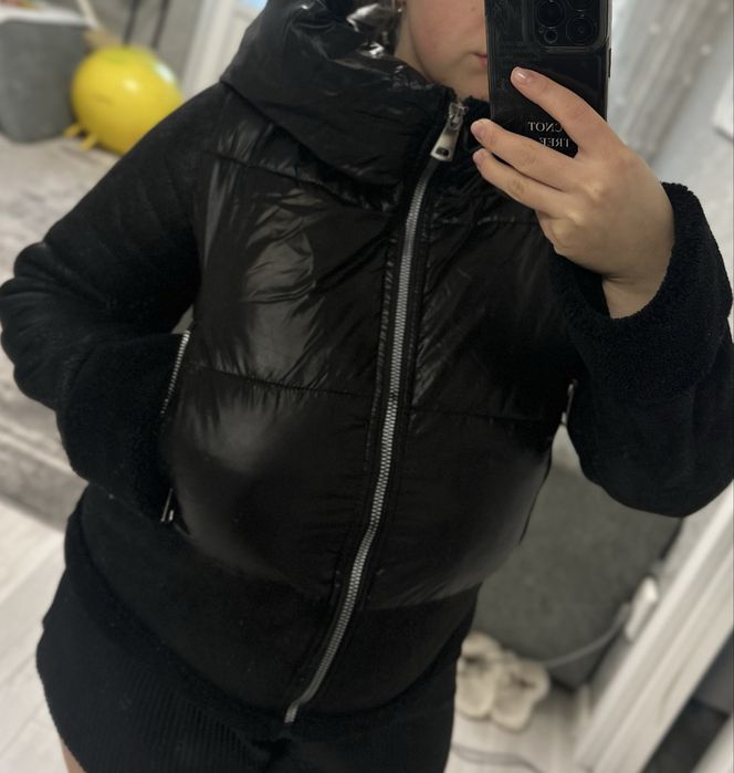 Жіноча куртка  демісезонна чорна