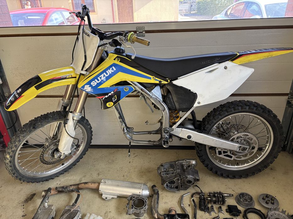 Części SUZUKI RMZ250 R 04-06 Głowica Kartery Skrzynia Moduł Sprzęgło