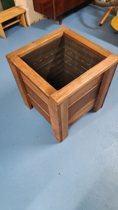 Donica drewniana ogrodowa tarasowa.