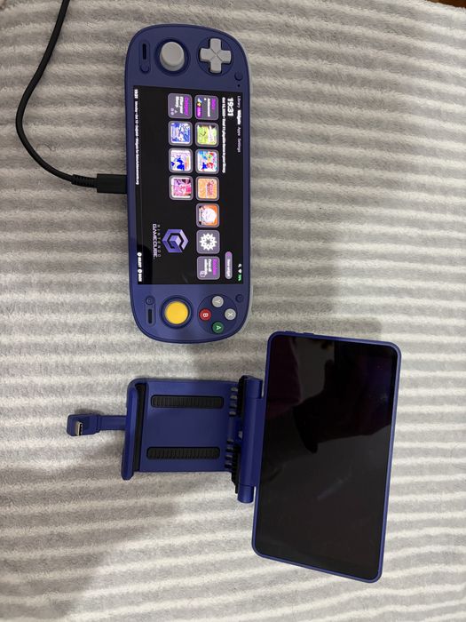Retroid Pocket 5 com acessorio de Dual Screen como novo