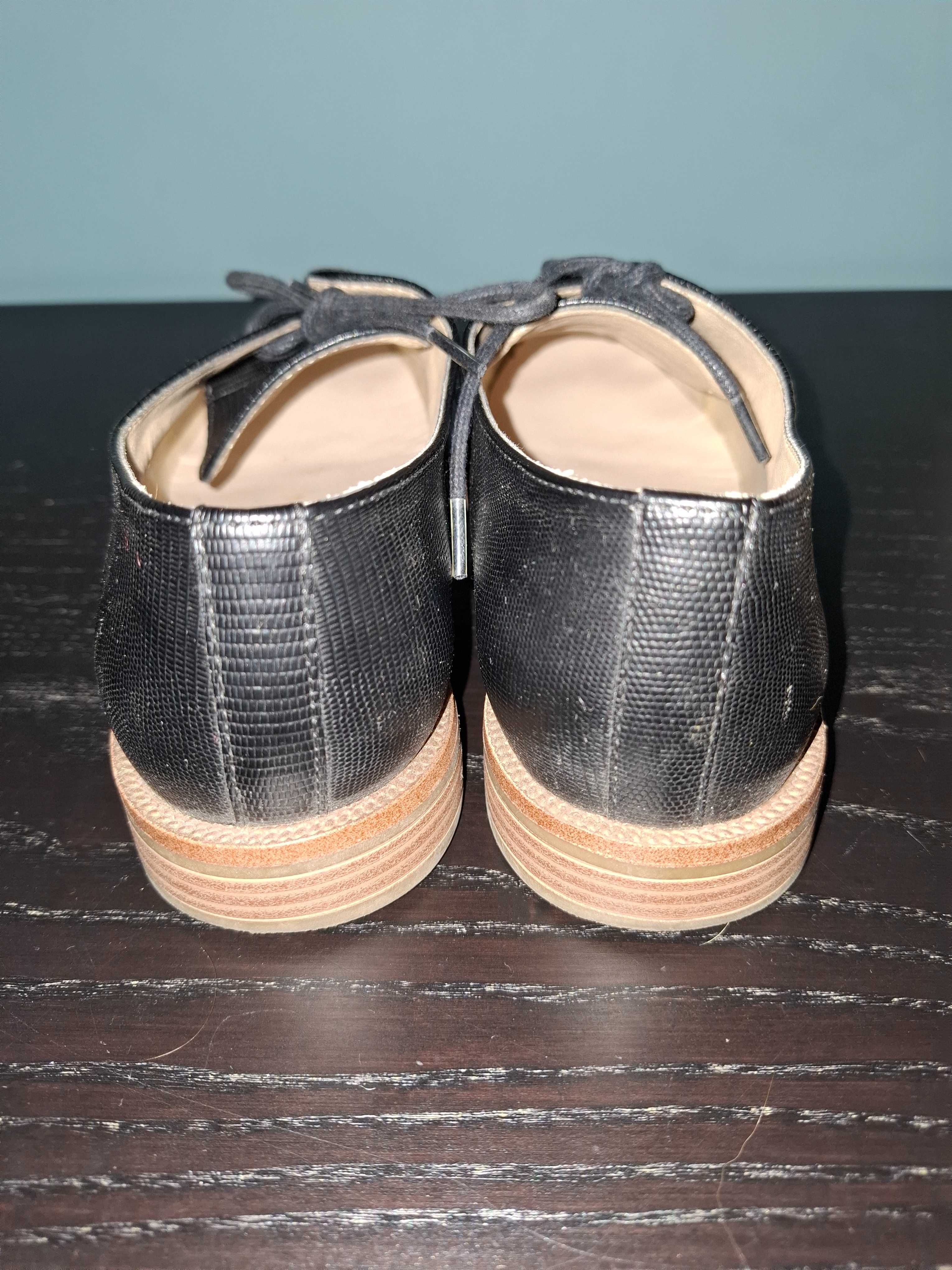 Mocassins pretos