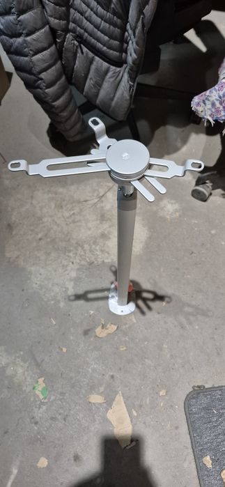 Кронштейн для проектора