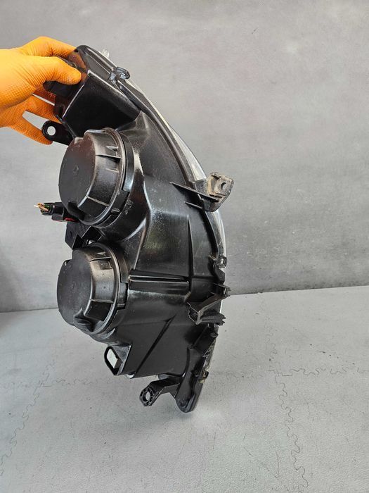 Peugeot 307  Lampa Przód Przednia Prawa Kompletna Europa Stan BDB