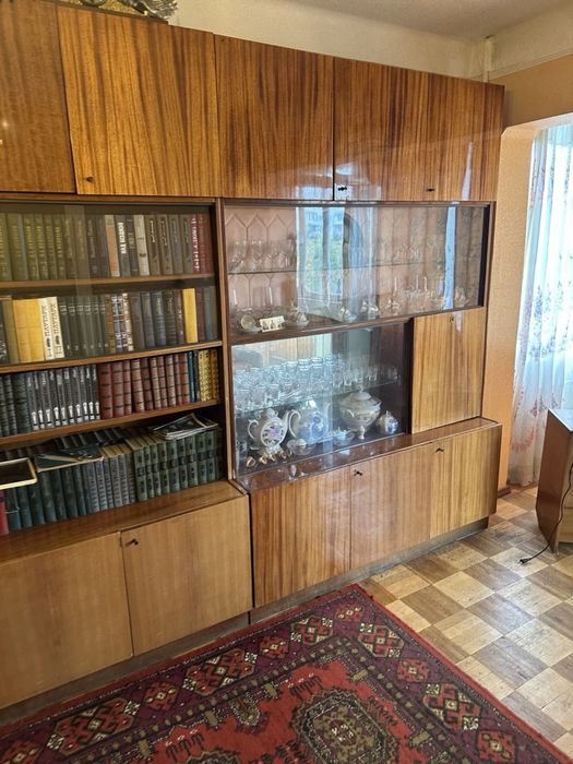 Шафа, стінка, диван, крісло, шафа у прихожу