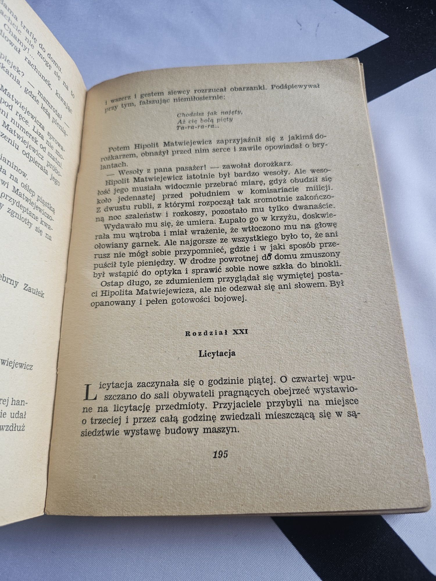 Książka 12 krzeseł eugeniusz pietrow