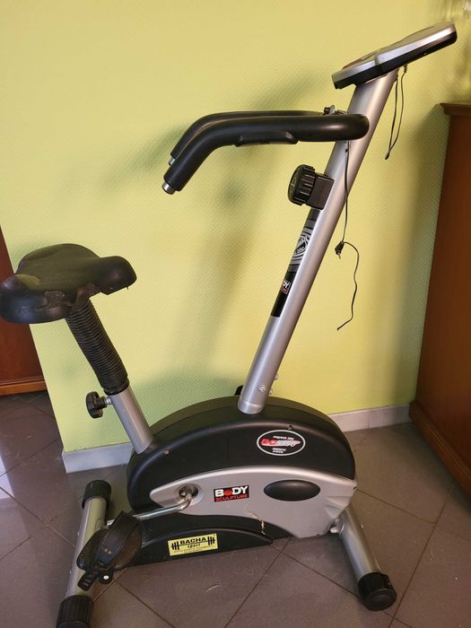 Stacjonarny rowerek treningowy