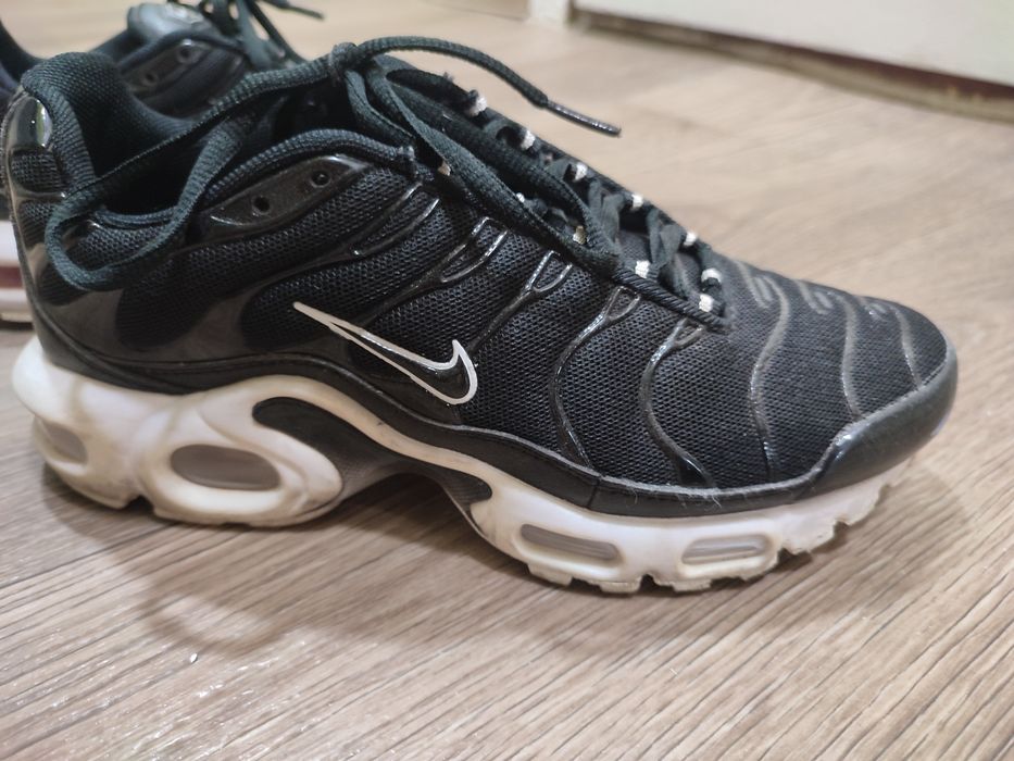 Продам кроссовки р38. б/у