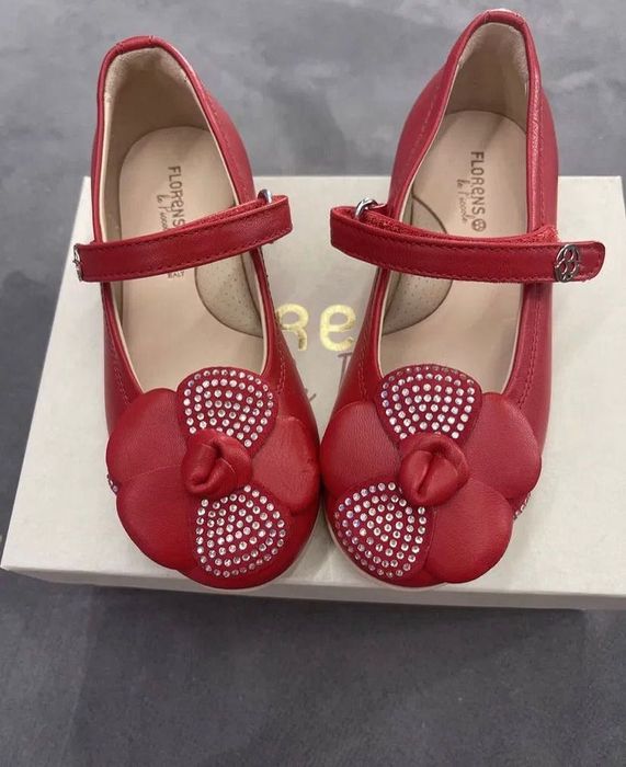 Нові туфлі Florens