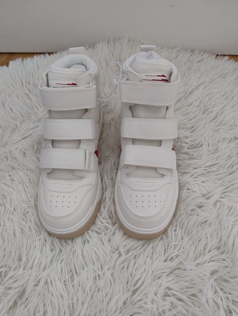 Nowe chłopięce sportowe buty na rzepy Zara roz 34