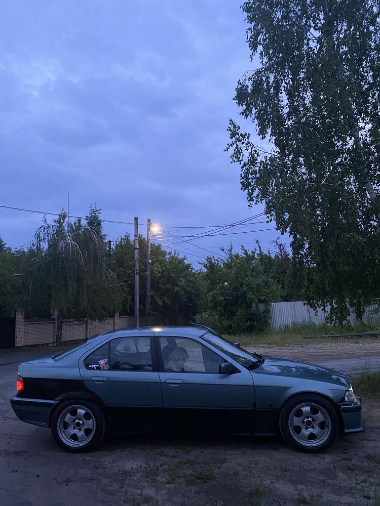 Продам бмв е 36