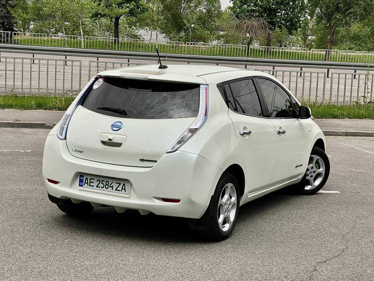 Nissan Leaf 2011 24 кВт