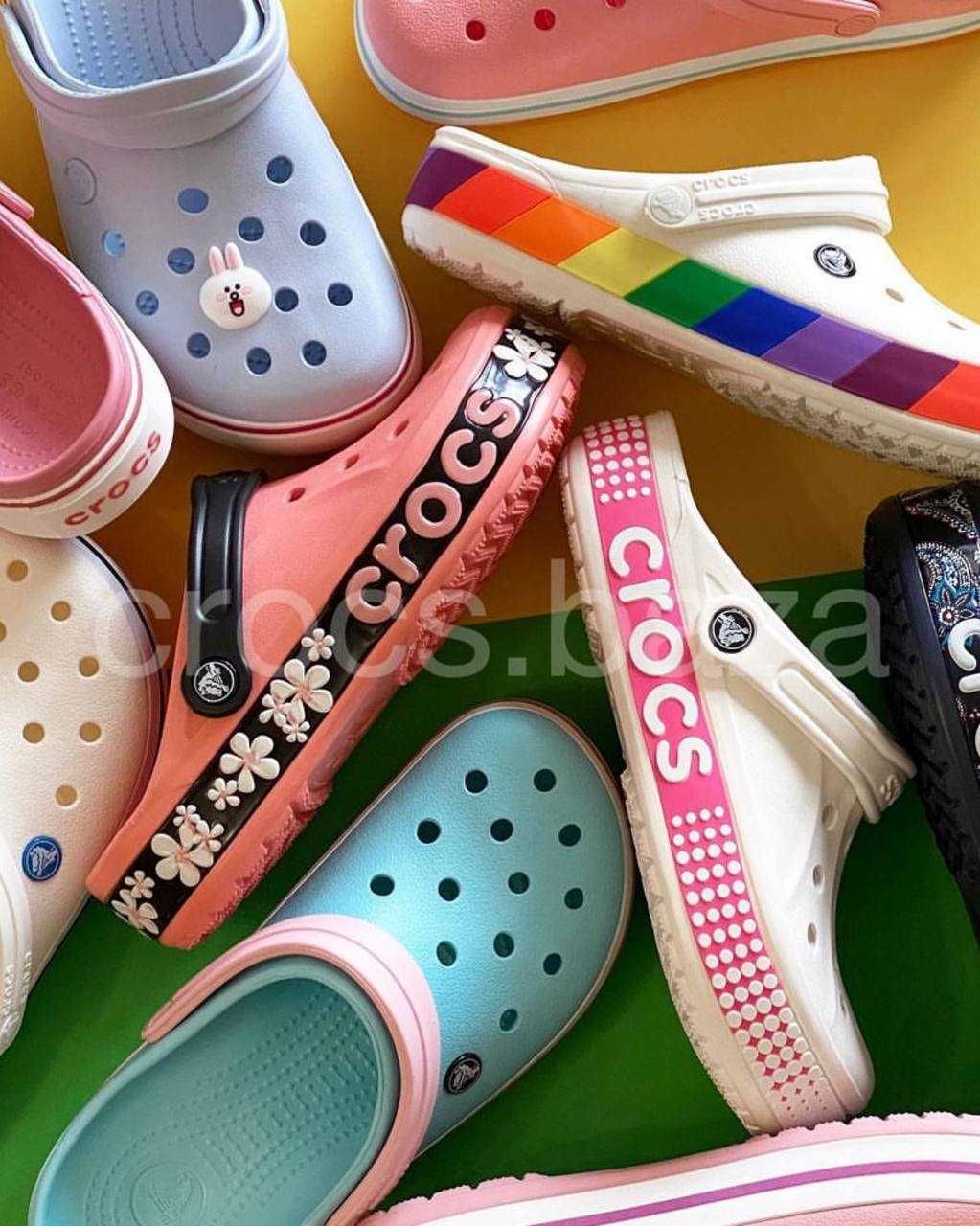 Зручні  Жіночі тапочки крокс Crocs  Bayaband Ice Blue/Melon 36-40