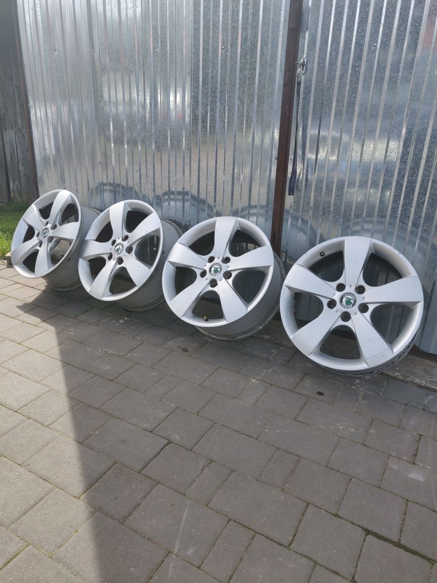 Alufelgi Skoda Octavia 5x112 17 cali 17" ET54 7" szer