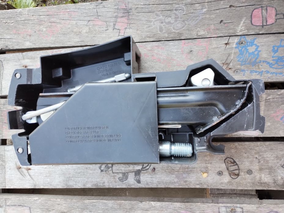 Wkład koła lewarek hak holowniczy Mercedes w212