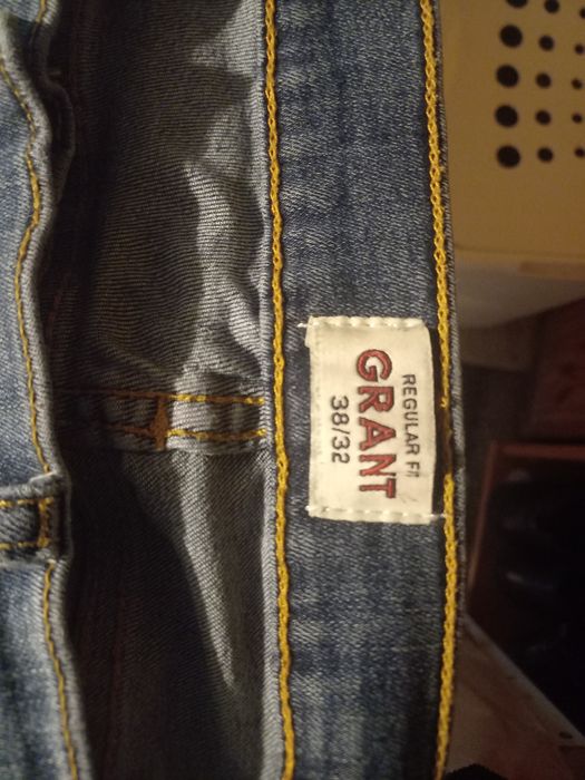 Sprzedam jeansy GRANT, rozmiar 38/32 – świetny stan!