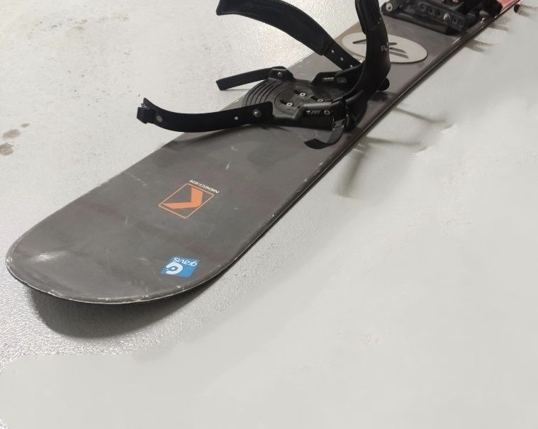 Deska snowboardowa Nidecker z wiązaniami, 150 CAMBER