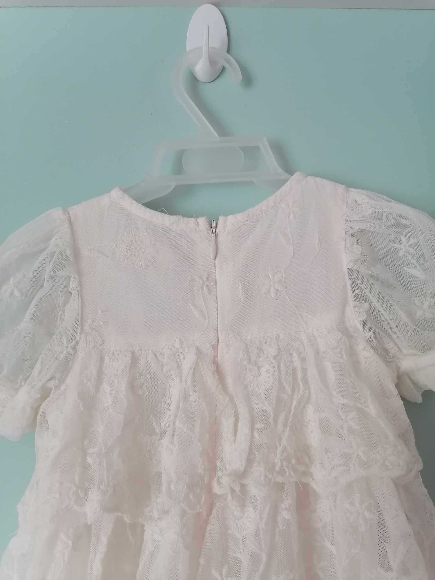 Sukienka koronkowa Newbie na chrzest,balerinki Reserved ,bolerko