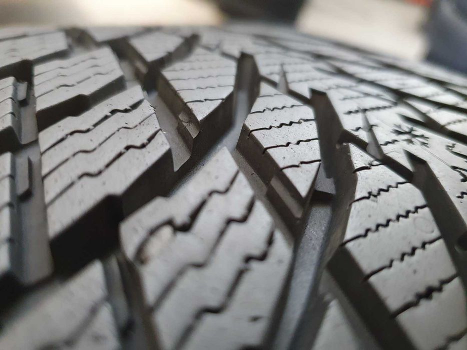 4x Nokian Snowproof P  215/55r17  8mm Jak nowe