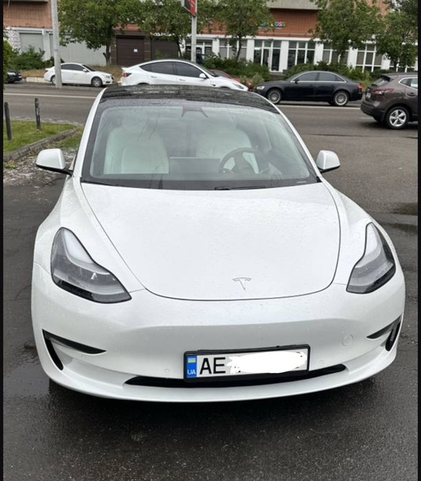 Аренда Tesla Model 3 Dual motors 2021 года  82квт/ч 500 км хода