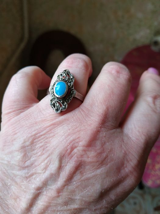 Продаю серебряное кольцо с бирюзой