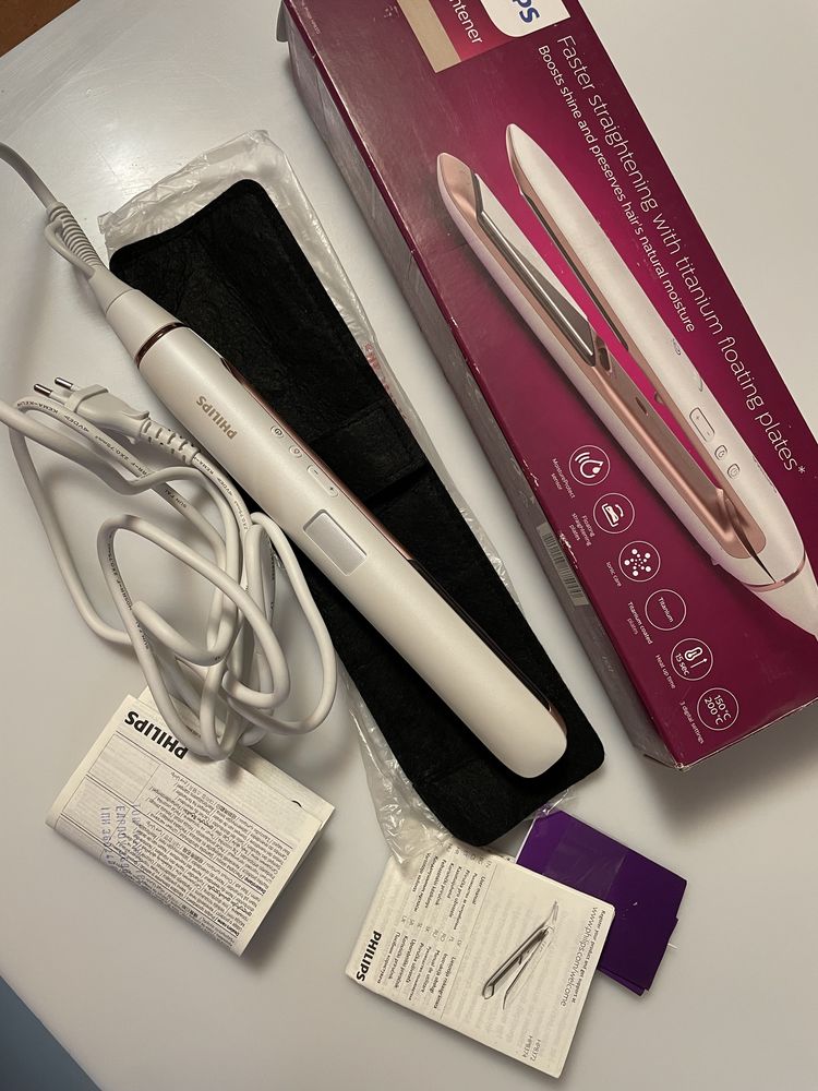 Випрямляч для волосся Philips Moisture Protect