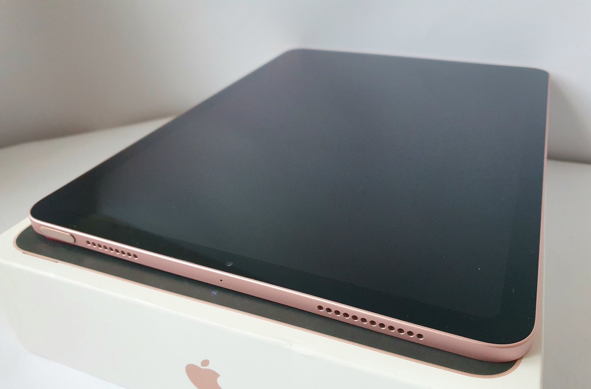 iPad Air 4 64GB wifi A2316 Rose Gold SN робочій цілий подарунок!