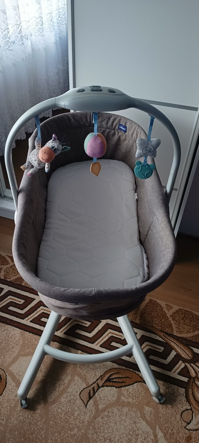 Chicco baby hug 4w1 plus tacka do karmienia