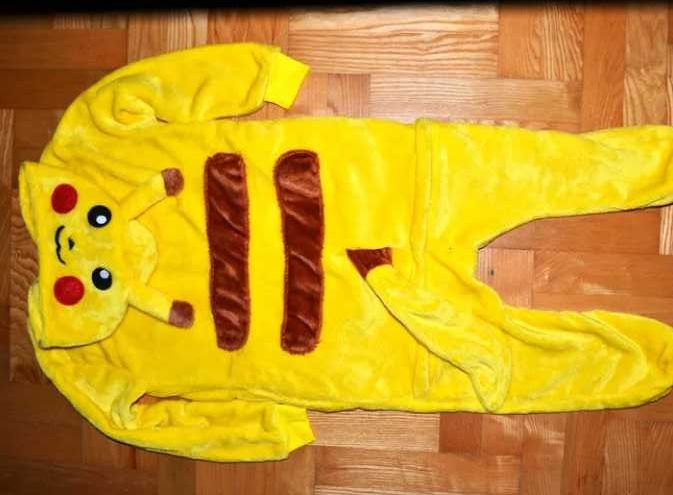 pokemon Pikachu puchaty strój piżama przebranie 6/7 Lat_116/122 cm