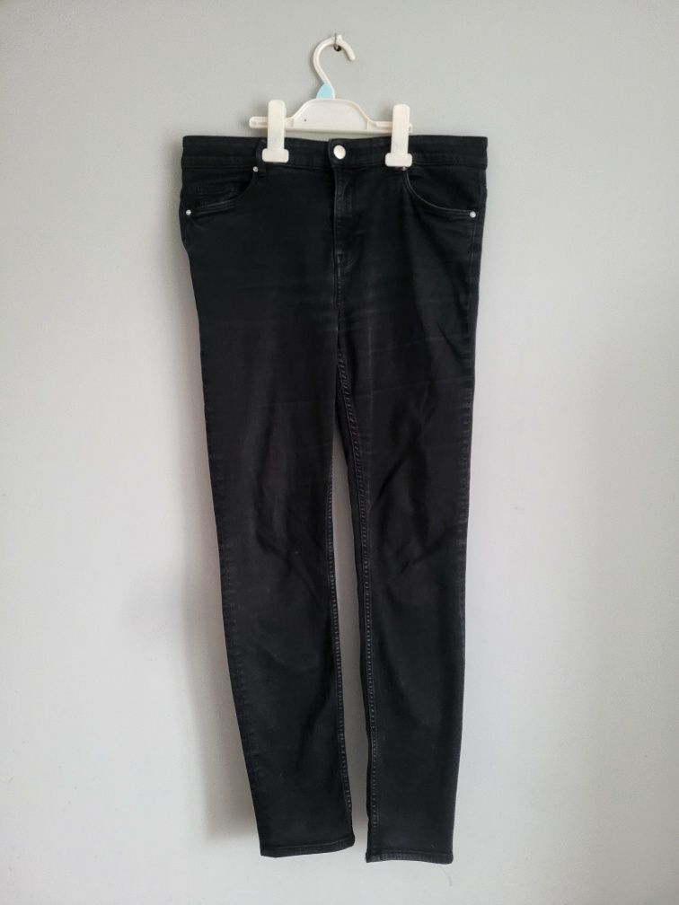 H&M. Czarne spodnie jeansowe elastyczne, rozmiar XL / 42