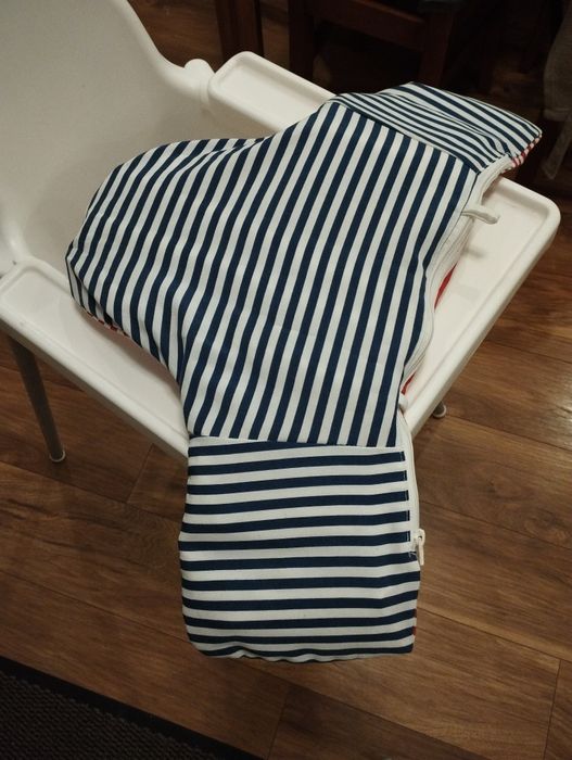 Krzesło/ krzesełko do karmienia Ikea z poduszką i podnóżkiem