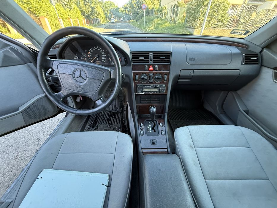 Mercedes C180automat/ oplaty rok -mozliwa zamiana i dostawa