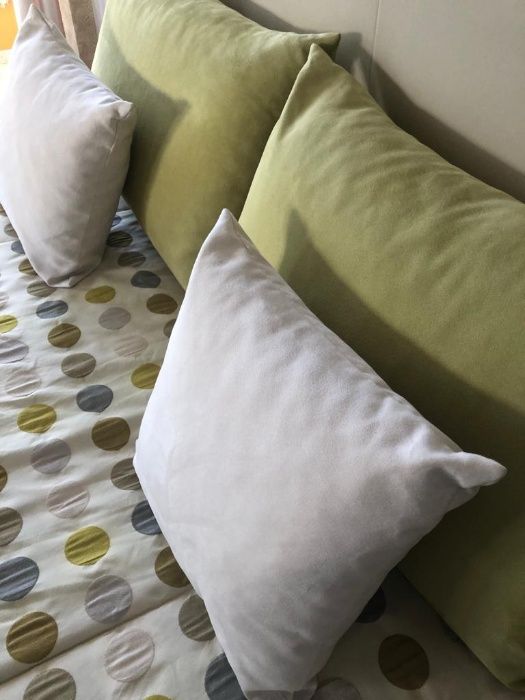 Vende-se Colcha e Almofadas de cama em ótimo estado