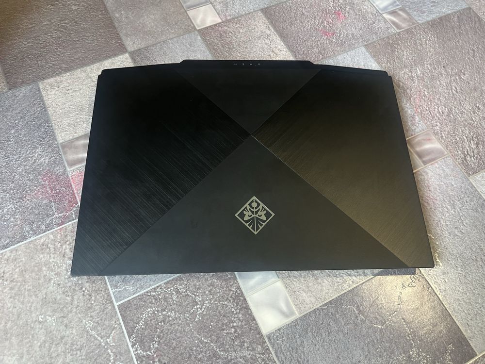 HP Omen 15-dh0203ng | RTX 2060 | i5-9300h