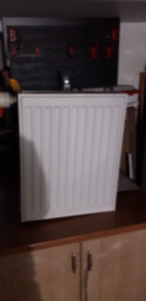 Grzejnik stalowy biały