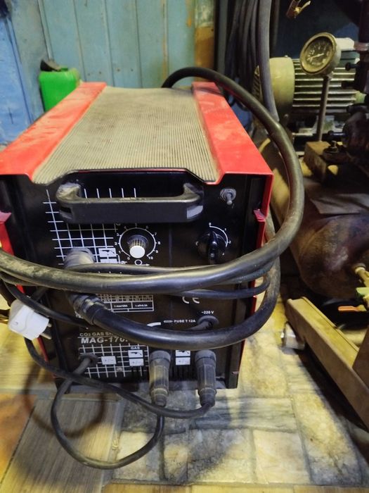 продам зварювальний напівавтомат.