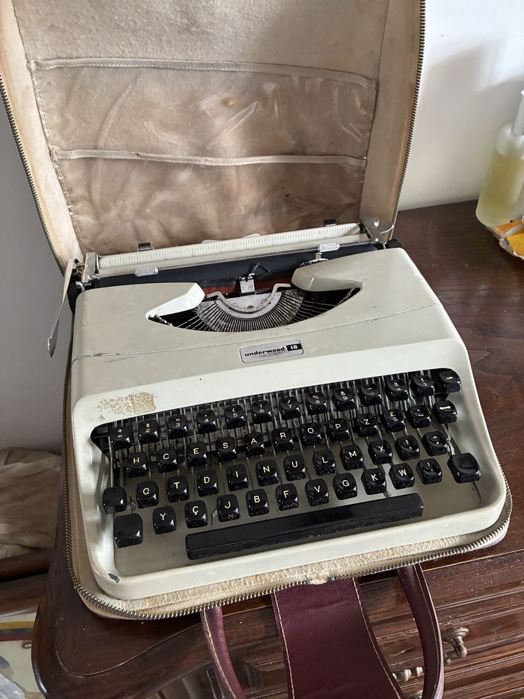 Maquina de esvrever underwood 18