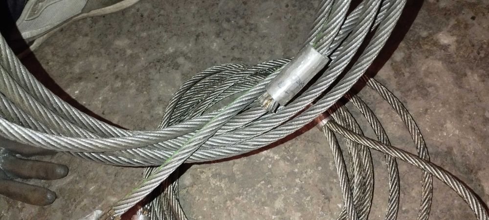 Lina stalowa zakuta z z dwóch stron na pętle  fi 10 mm ,5 m