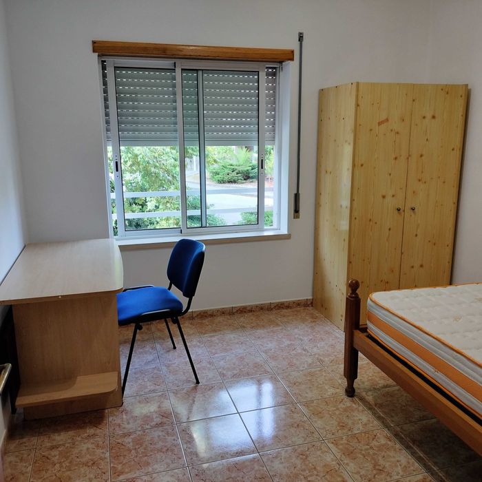 Quarto individual a estudante 230€ com despesas incluídas