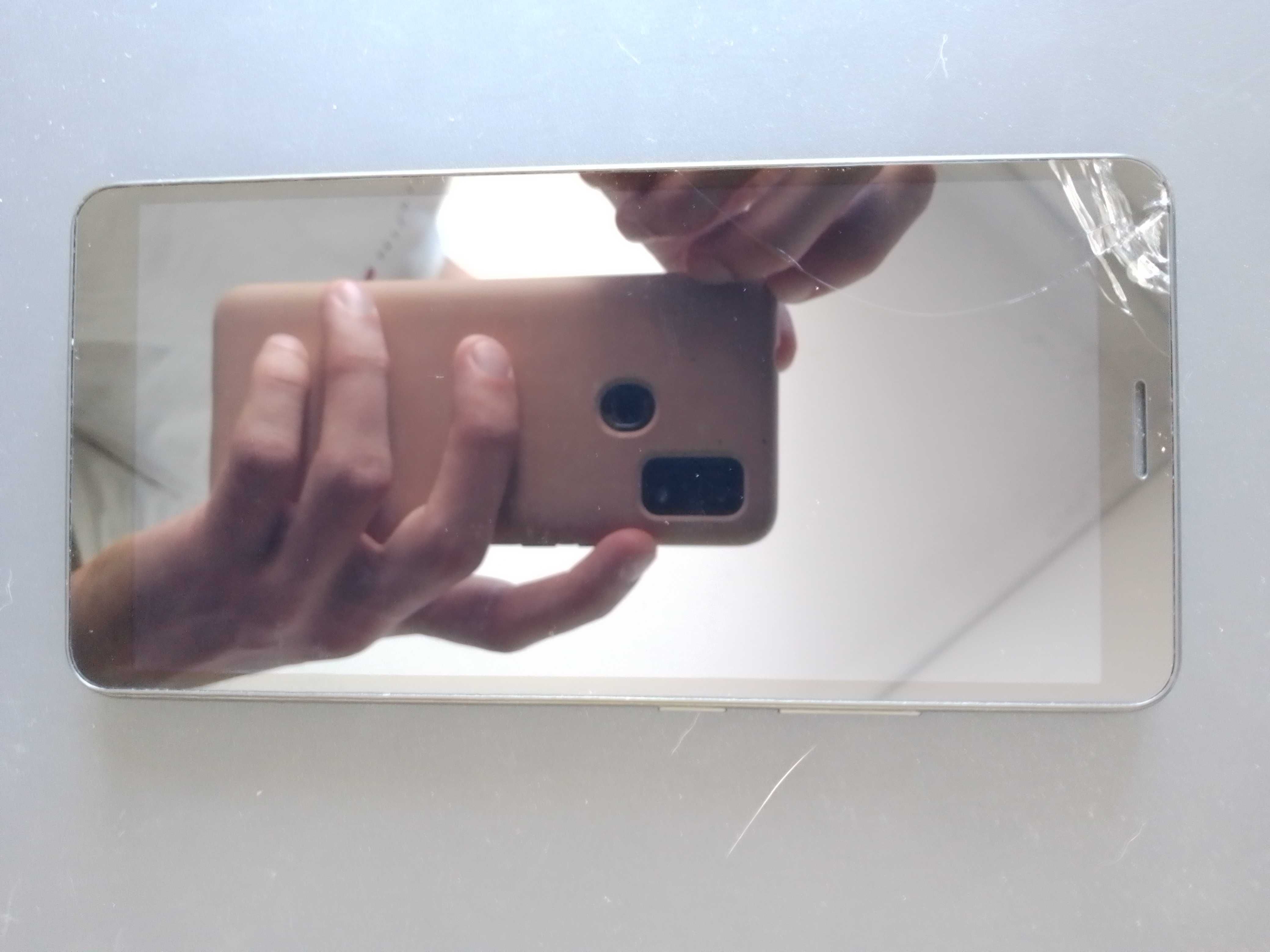 ZTE Blade L210 com carregador