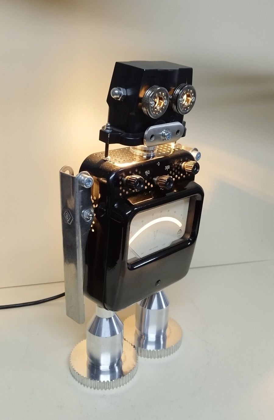 Lampa nocna ROBOT VOLTA BAKELIT handmade