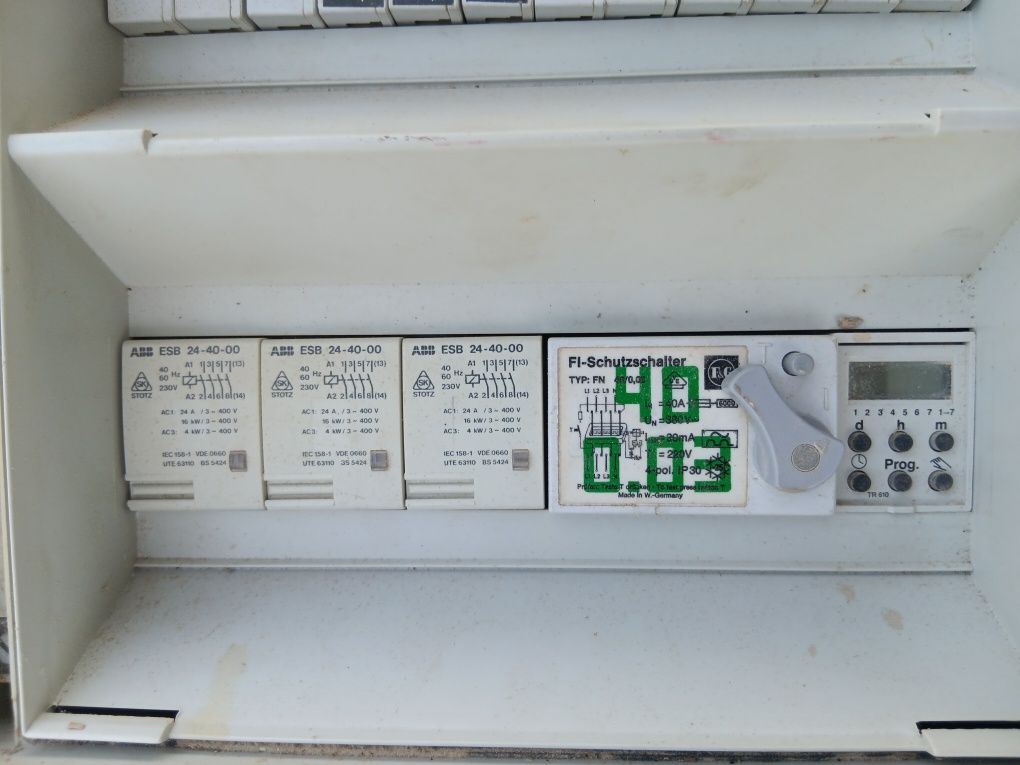Skrzynka rozdzielnica elektryczna