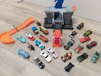Tor Hot Wheels atak T-Rexa i autka
Wysyłka przez olx do paczkomatu