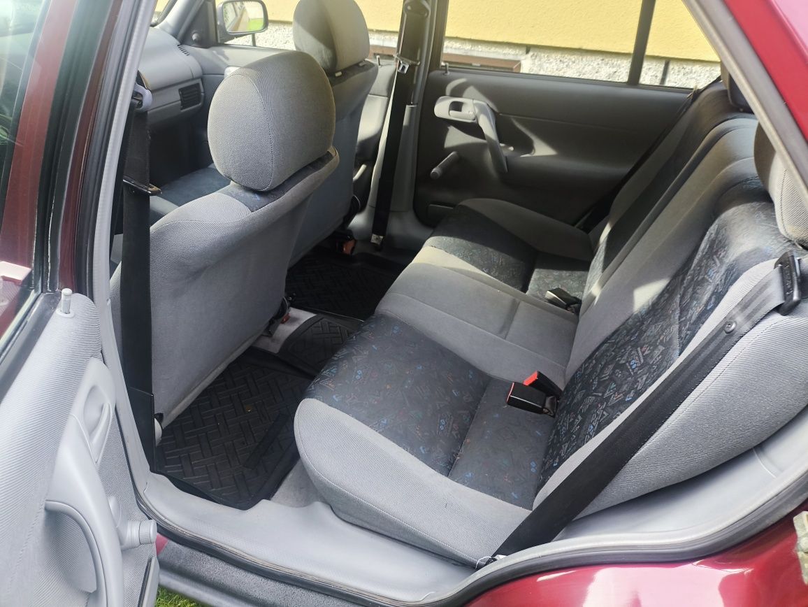 Skoda Felicia II Hatchback 1.6 75KM 55kW 1999r