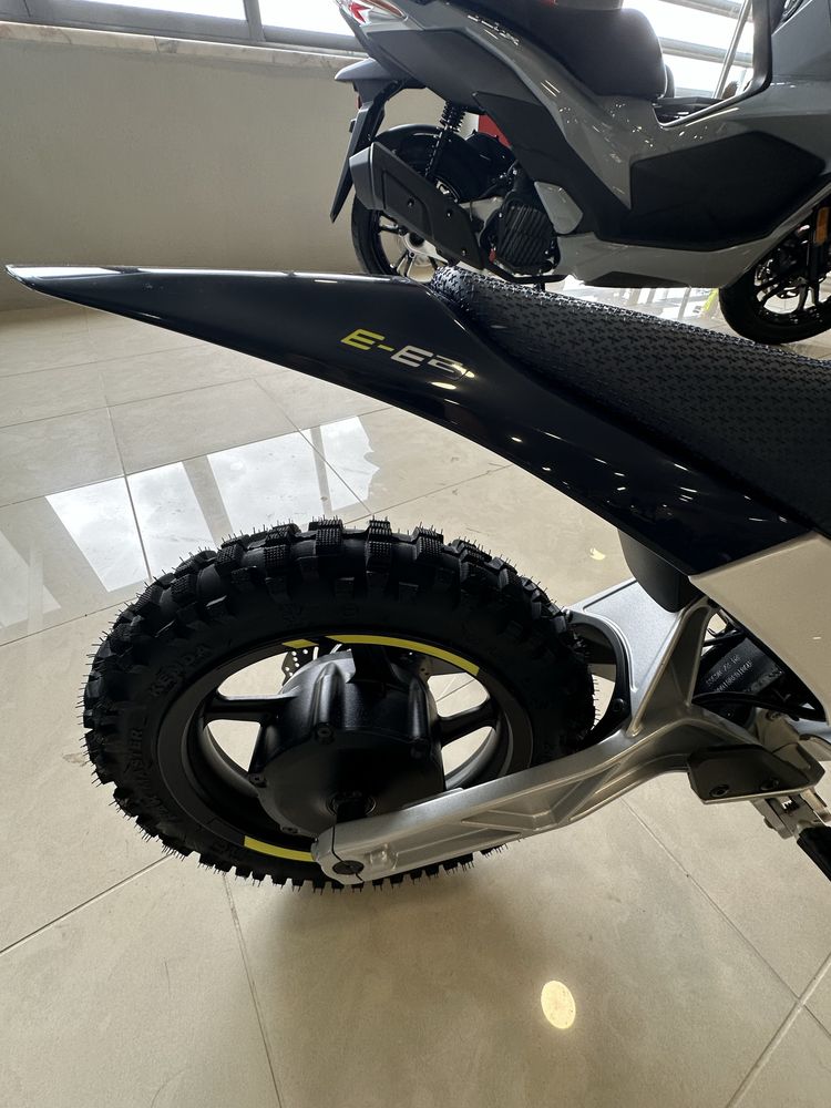 Husqvarna EE2 eletrica