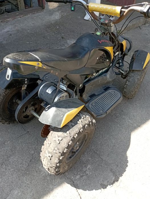 Дитячий квадроцикл