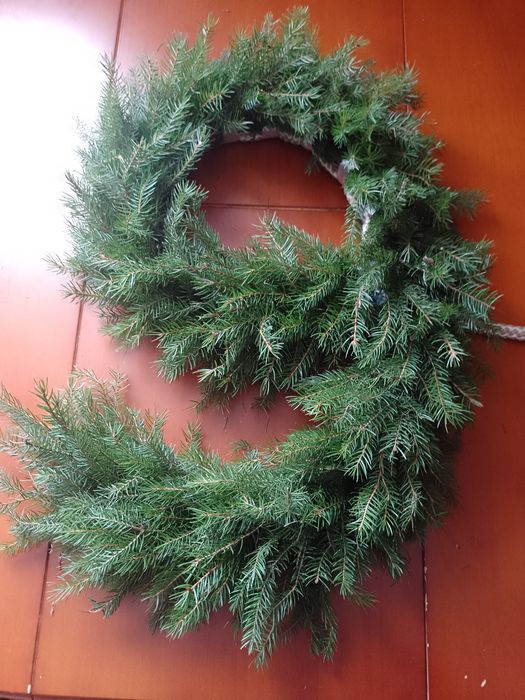 Віночок на двері з живої ялинки Гірлянда з живої хвої на сходи вікно