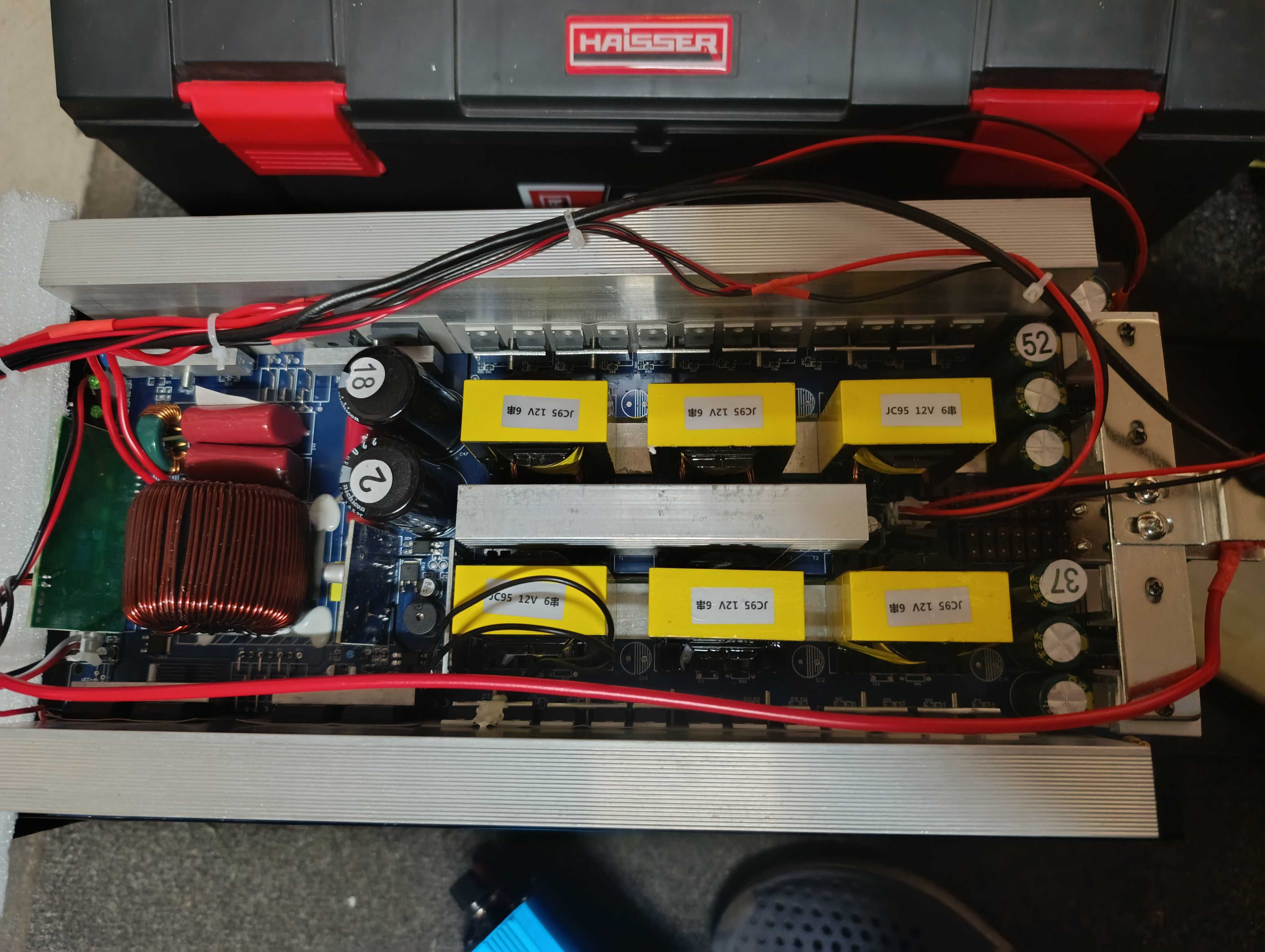 Інвертор на 12/24v в  в крутому корпусі на 6000W/3000W