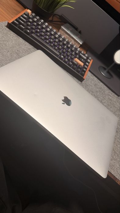 Apple MacBook 16” Pro 2019 i7 6x2.6GHz 16GB 512GB