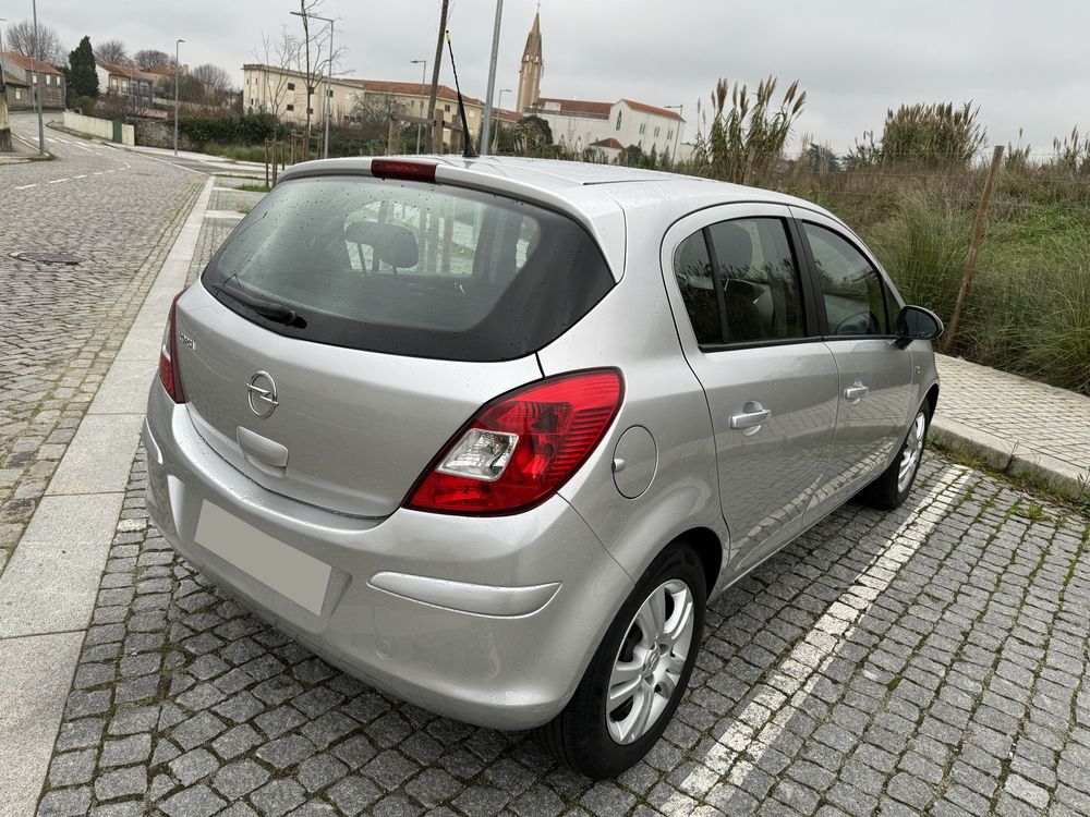 Opel Corsa - 2012 c/ GPS - 1.2