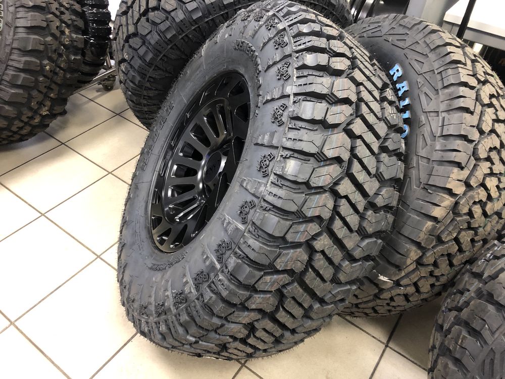 Koła Jeep Wrangler 5x127 9x17 ; opony 35x12,50R17